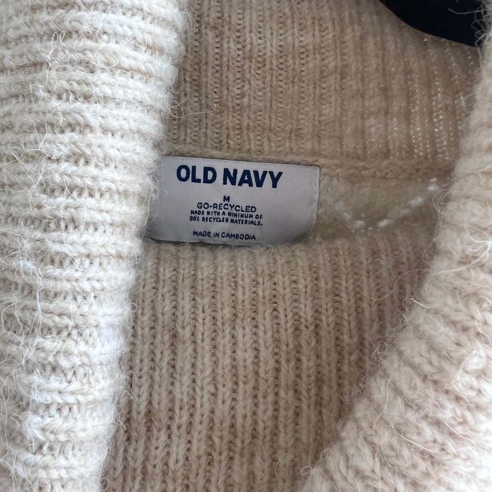 Old Navy Cream Cowl Neck Sweater Size M - Picture 3 of 5